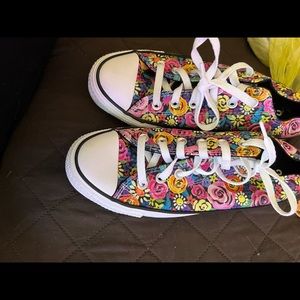 Converse size9 worn once